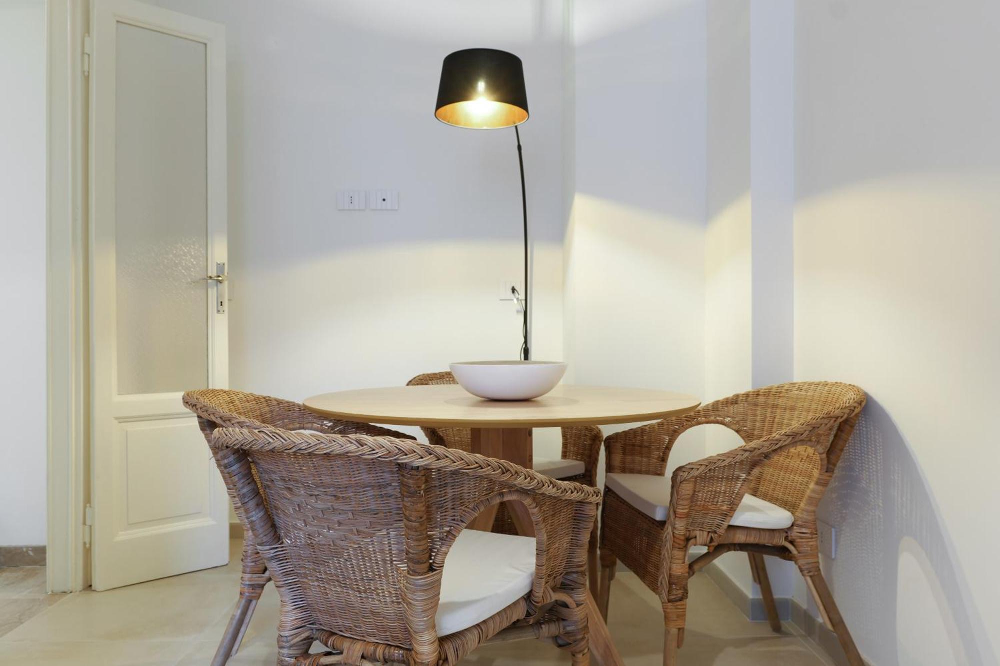 Adelaide Elegant Apartments Milano Eksteriør billede